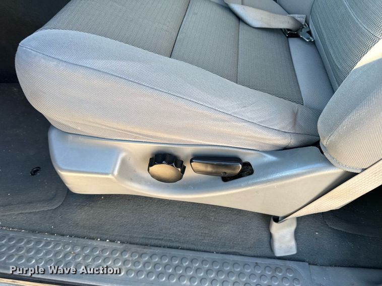 image for item NN9525 2005 Ford Excursion SUV