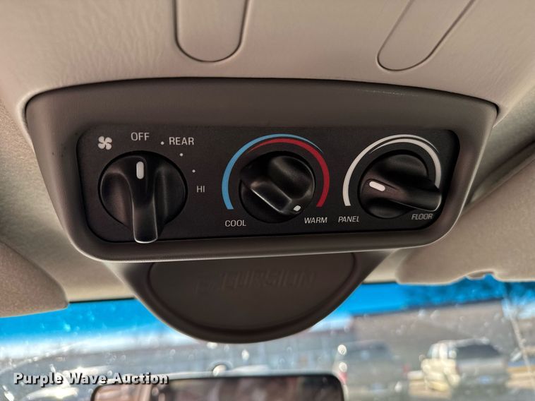 image for item NN9525 2005 Ford Excursion SUV