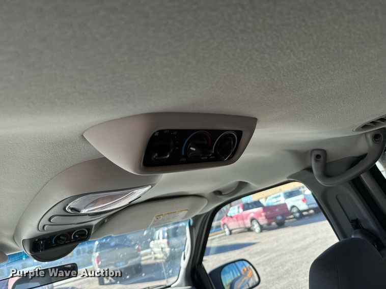 image for item NN9525 2005 Ford Excursion SUV