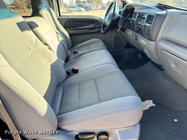 image for item NN9525 2005 Ford Excursion SUV