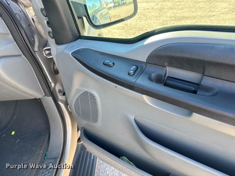 image for item NN9525 2005 Ford Excursion SUV