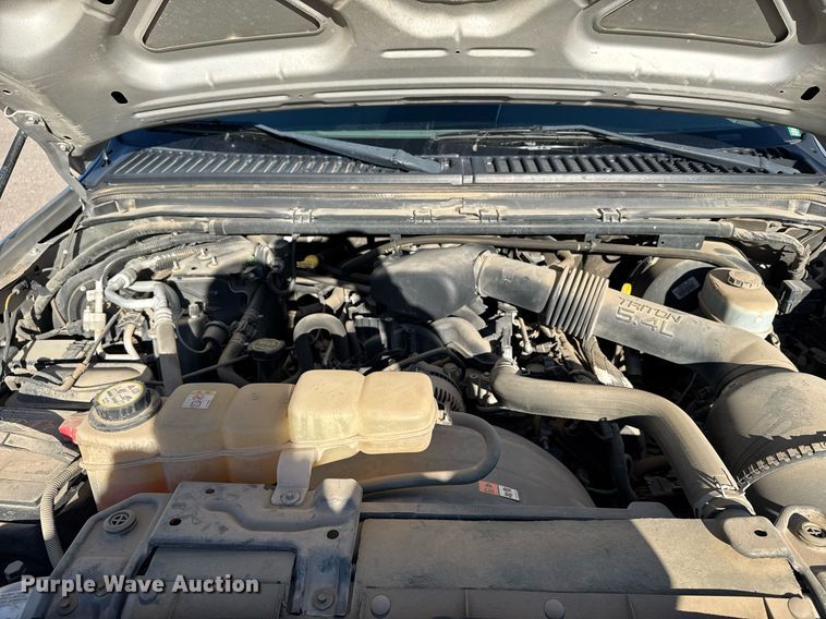 image for item NN9525 2005 Ford Excursion SUV