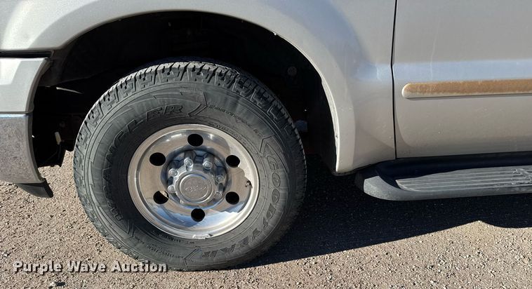 image for item NN9525 2005 Ford Excursion SUV