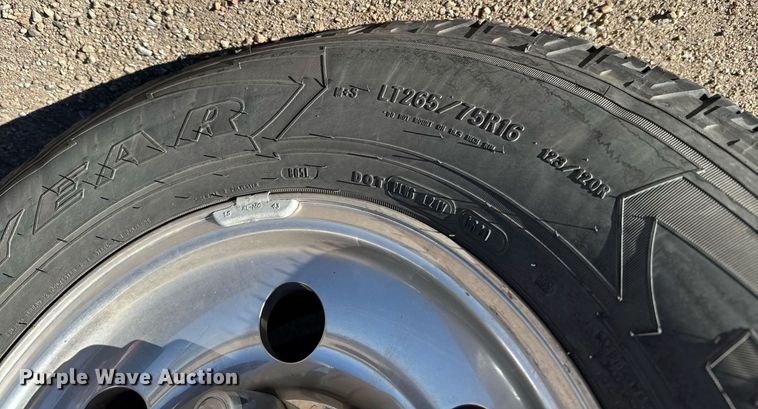 image for item NN9525 2005 Ford Excursion SUV