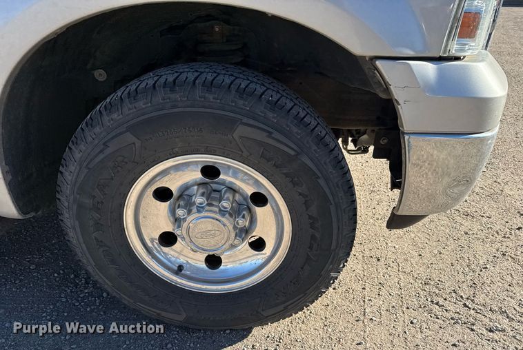 image for item NN9525 2005 Ford Excursion SUV