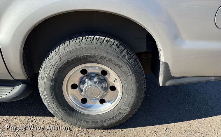 image for item NN9525 2005 Ford Excursion SUV