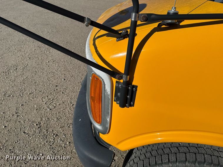 image for item NN9526 2002 Chevrolet Express G3500 school bus