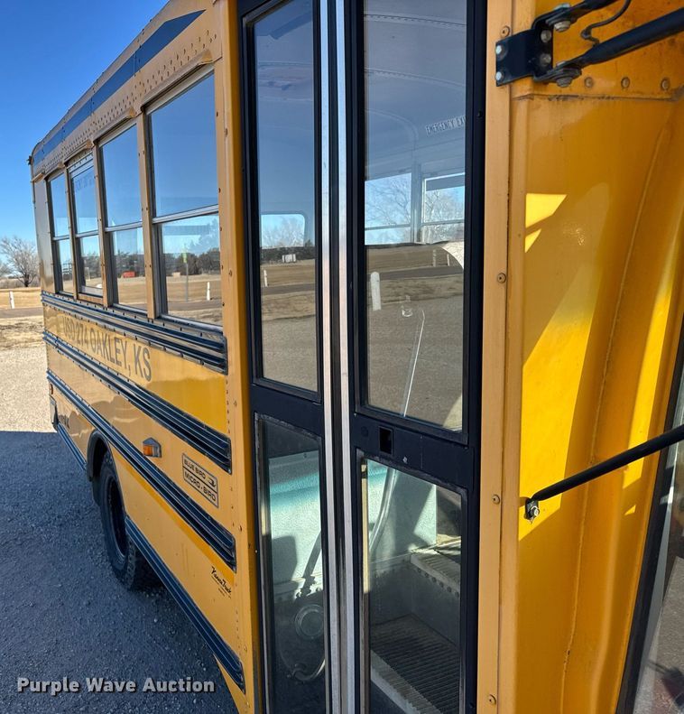 image for item NN9526 2002 Chevrolet Express G3500 school bus