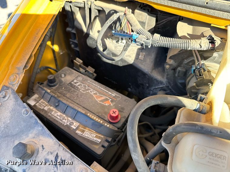 image for item NN9526 2002 Chevrolet Express G3500 school bus