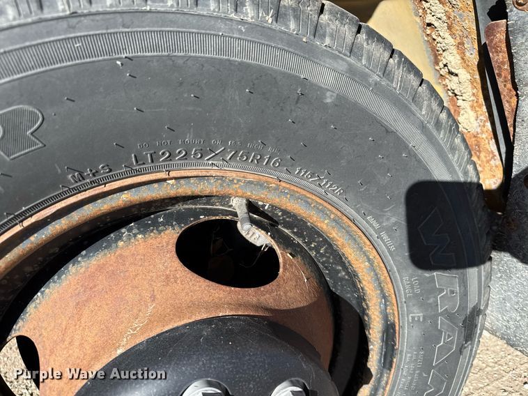 image for item NN9526 2002 Chevrolet Express G3500 school bus