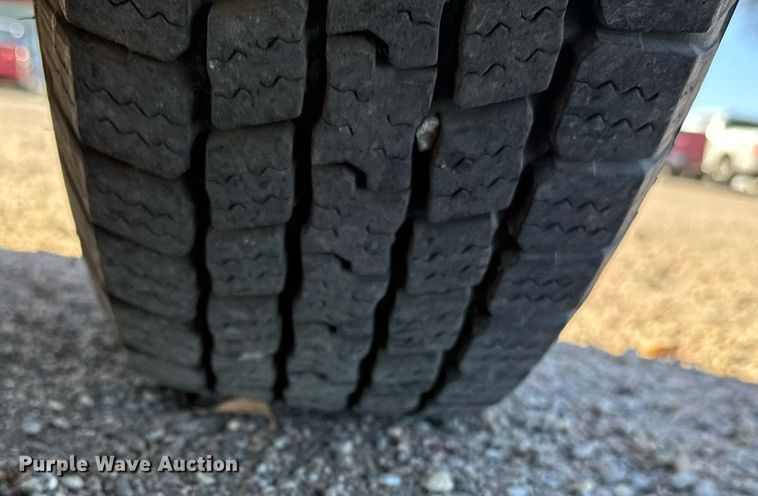 image for item NN9526 2002 Chevrolet Express G3500 school bus