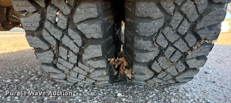 image for item NN9526 2002 Chevrolet Express G3500 school bus