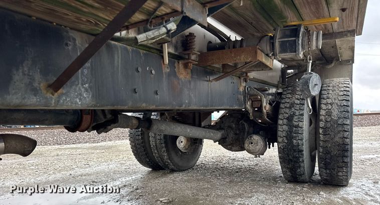 image for item DH9248 1992 Ford LN8000 tank truck