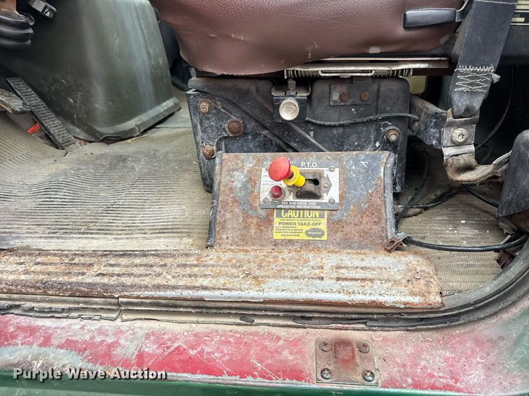 image for item DH9248 1992 Ford LN8000 tank truck