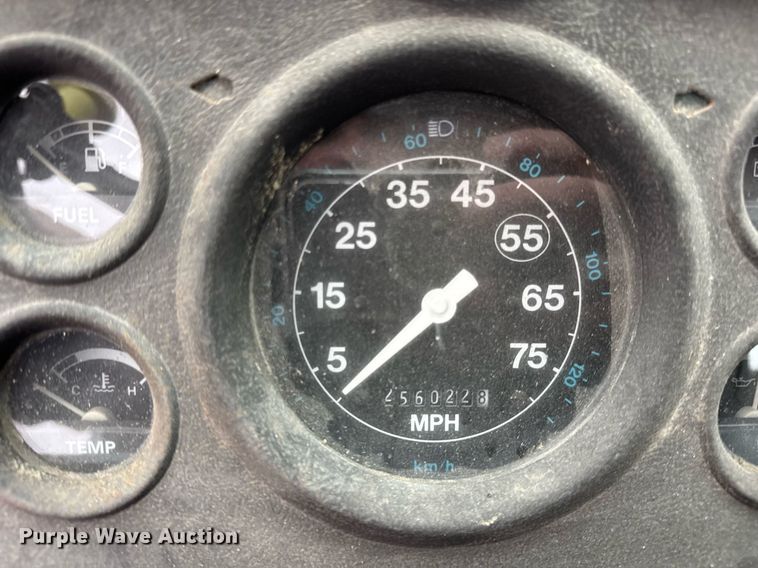 image for item DH9248 1992 Ford LN8000 tank truck