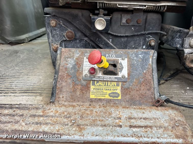 image for item DH9248 1992 Ford LN8000 tank truck