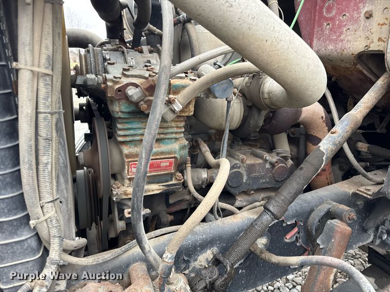 image for item DH9248 1992 Ford LN8000 tank truck