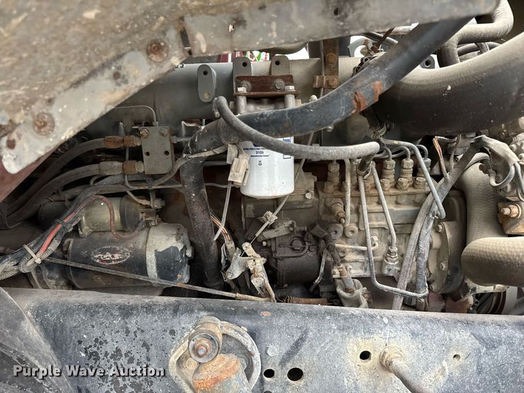 image for item DH9248 1992 Ford LN8000 tank truck