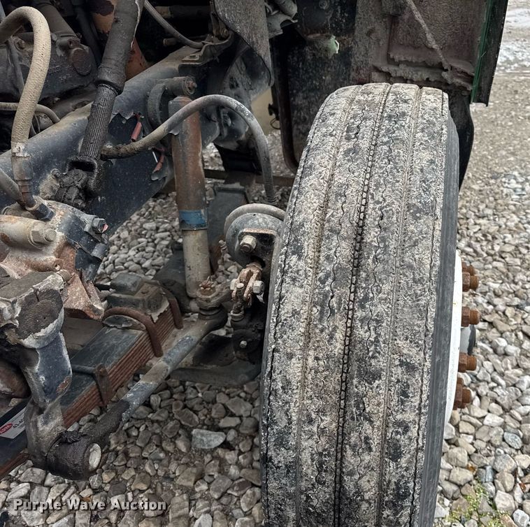 image for item DH9248 1992 Ford LN8000 tank truck