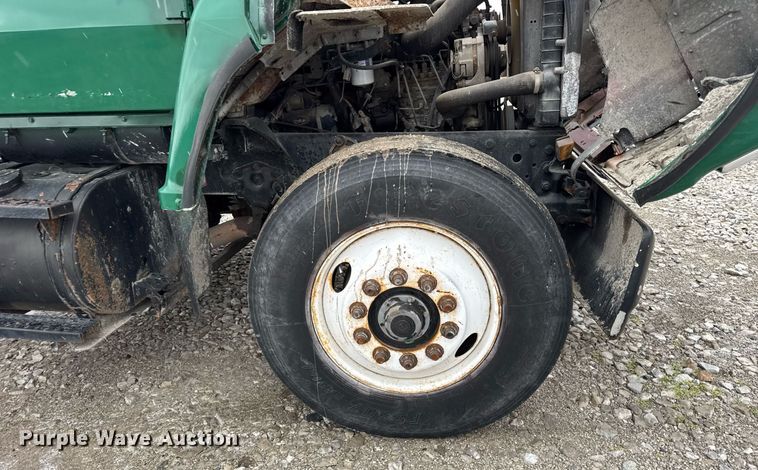 image for item DH9248 1992 Ford LN8000 tank truck