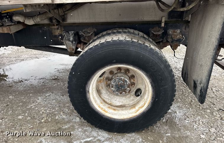 image for item DH9248 1992 Ford LN8000 tank truck