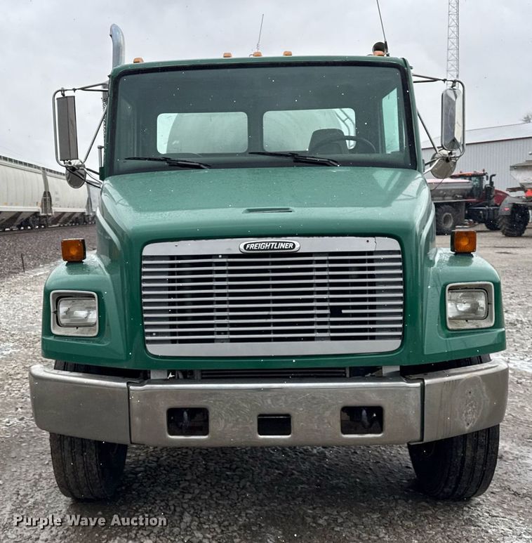 image for item DH9249 2002 Freightliner FL70 tank truck