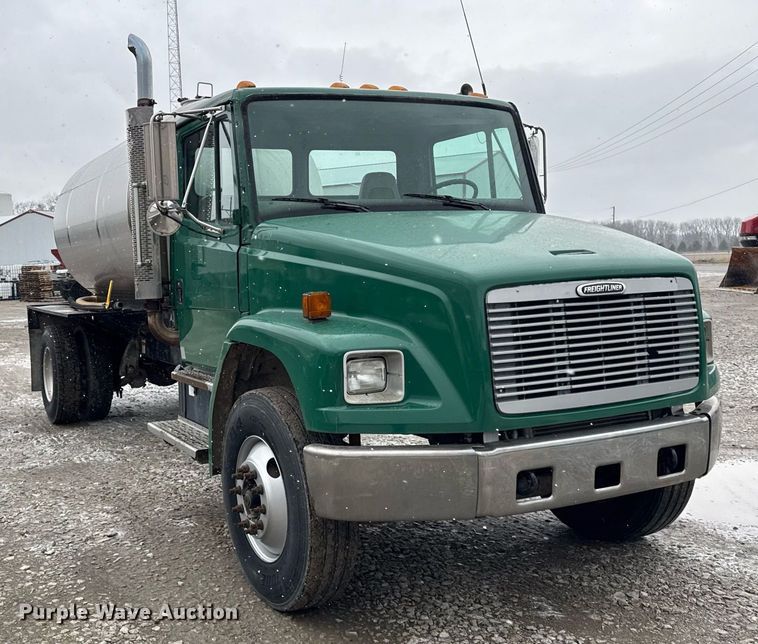 image for item DH9249 2002 Freightliner FL70 tank truck