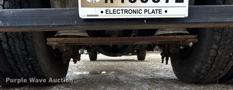 image for item DH9249 2002 Freightliner FL70 tank truck