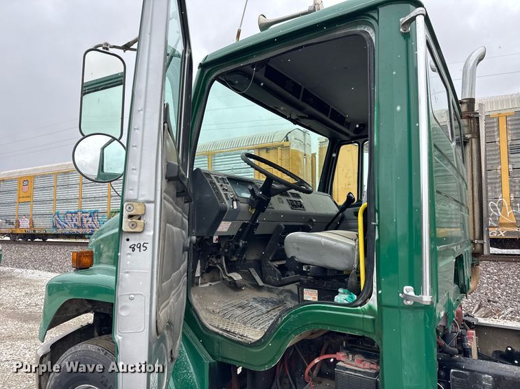 image for item DH9249 2002 Freightliner FL70 tank truck