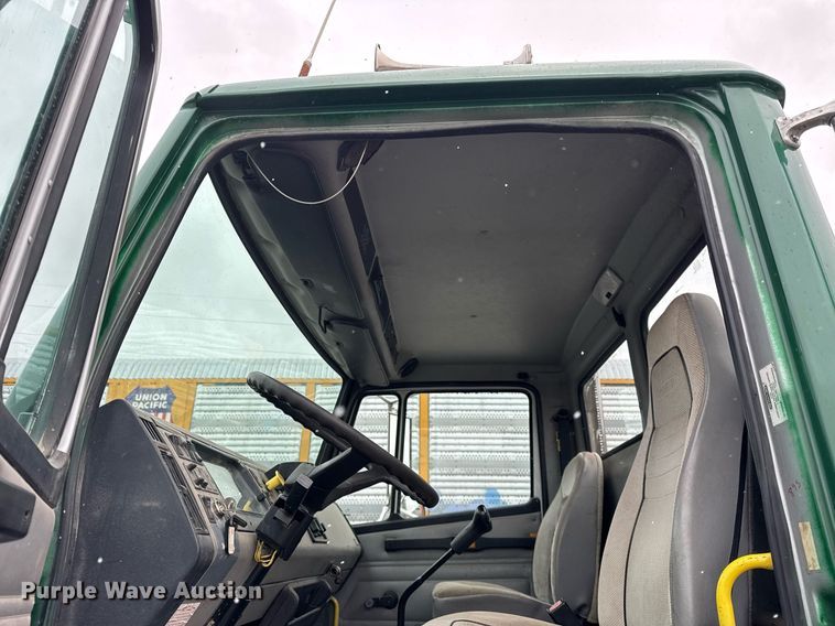 image for item DH9249 2002 Freightliner FL70 tank truck