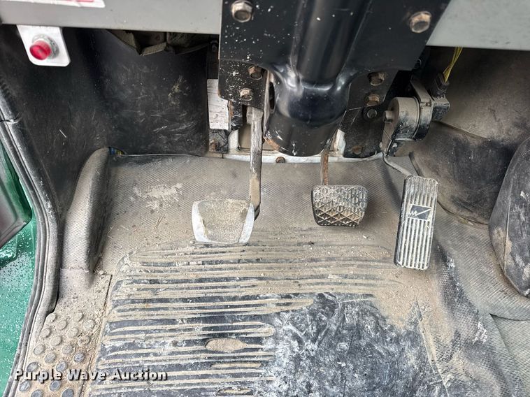 image for item DH9249 2002 Freightliner FL70 tank truck