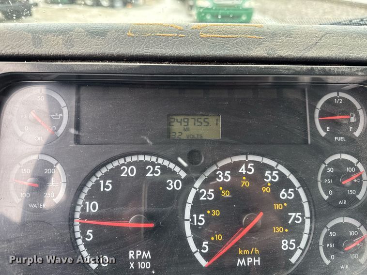 image for item DH9249 2002 Freightliner FL70 tank truck