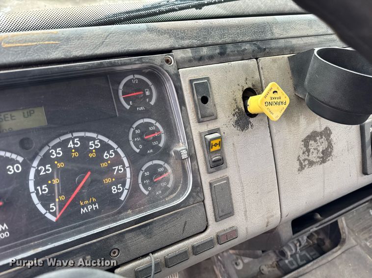 image for item DH9249 2002 Freightliner FL70 tank truck