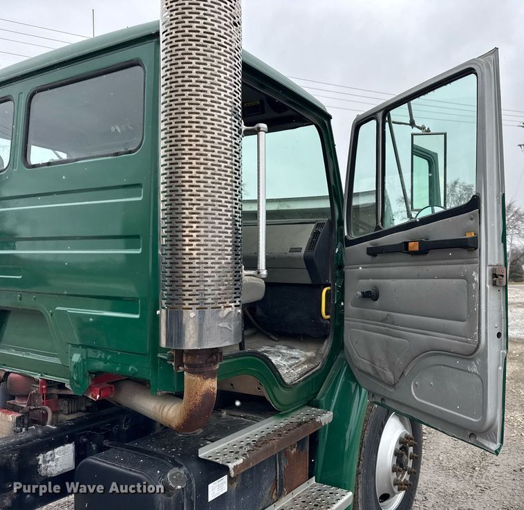 image for item DH9249 2002 Freightliner FL70 tank truck