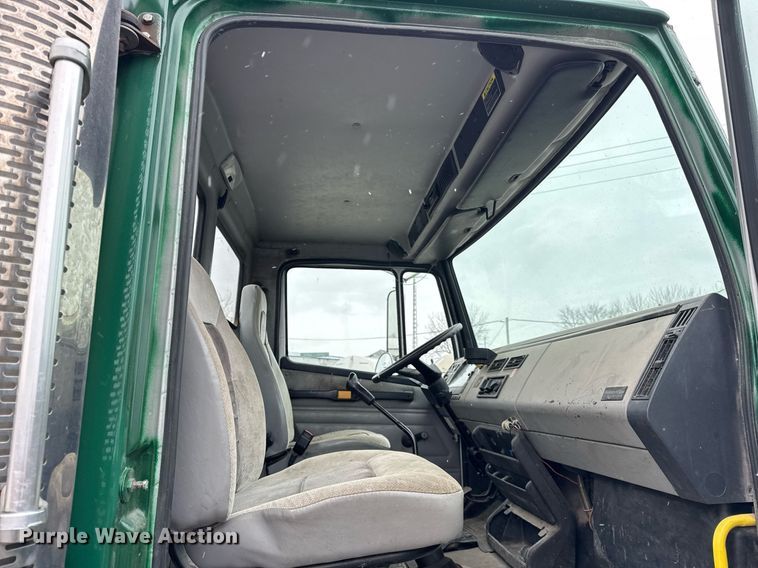 image for item DH9249 2002 Freightliner FL70 tank truck