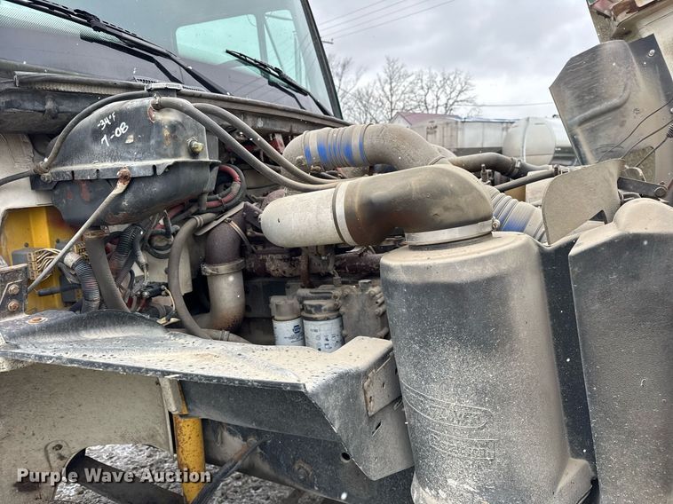 image for item DH9249 2002 Freightliner FL70 tank truck