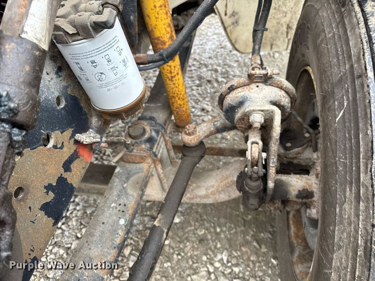 image for item DH9249 2002 Freightliner FL70 tank truck