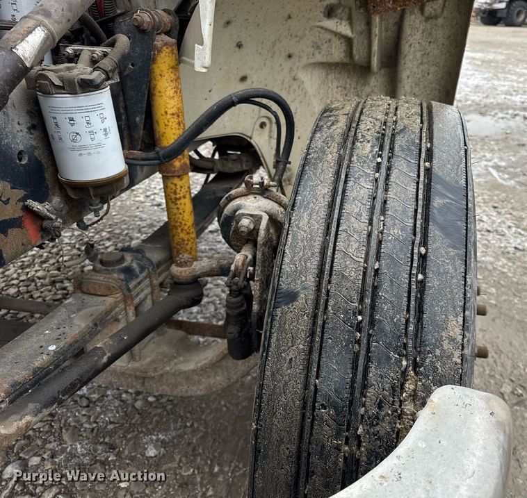 image for item DH9249 2002 Freightliner FL70 tank truck