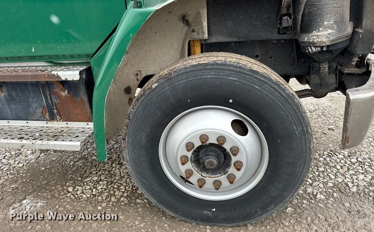 image for item DH9249 2002 Freightliner FL70 tank truck