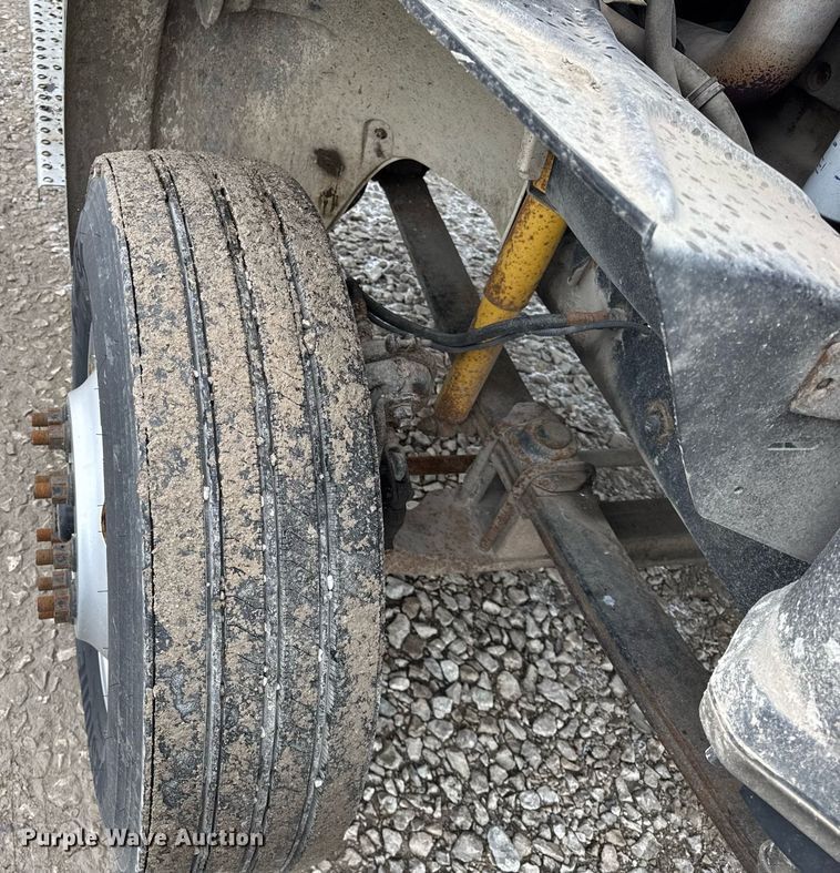 image for item DH9249 2002 Freightliner FL70 tank truck