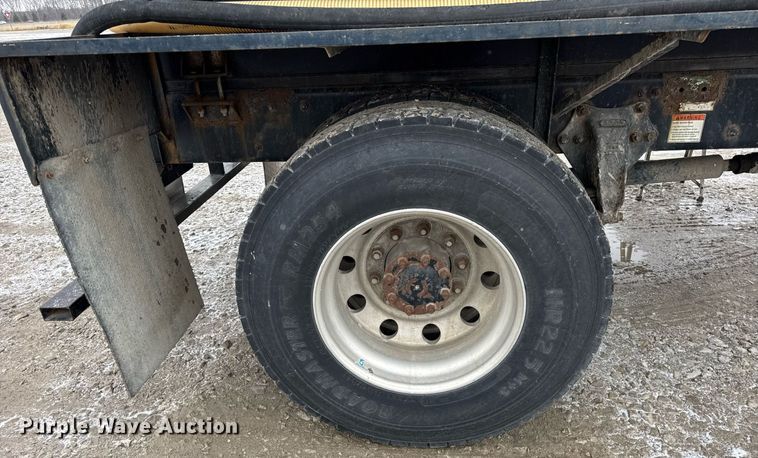 image for item DH9249 2002 Freightliner FL70 tank truck