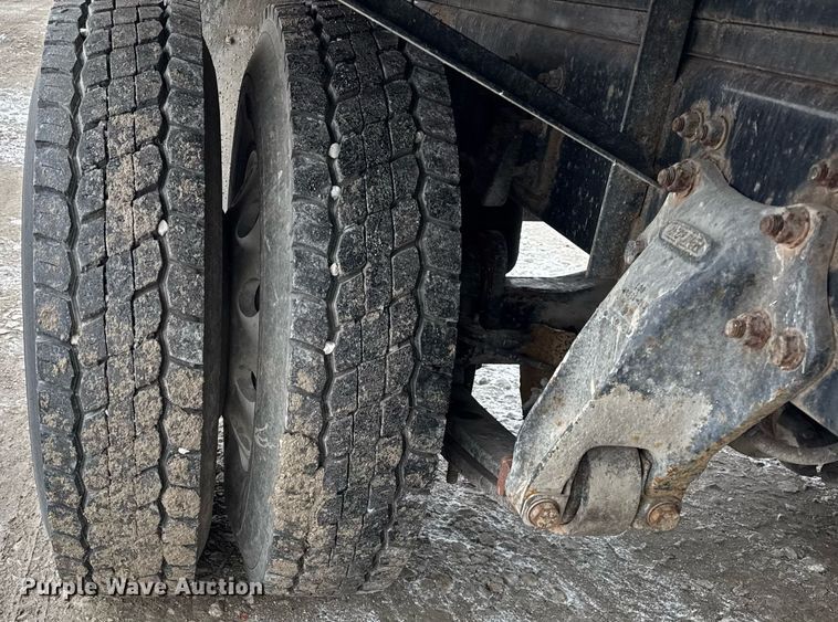 image for item DH9249 2002 Freightliner FL70 tank truck