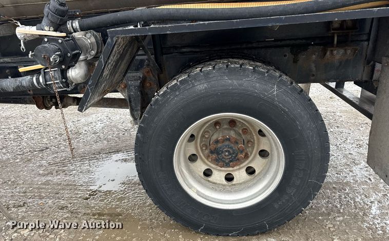 image for item DH9249 2002 Freightliner FL70 tank truck