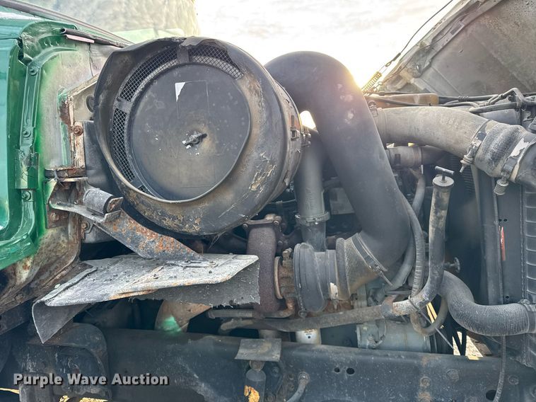 image for item DH9516 1993 Ford L9000 tank truck 