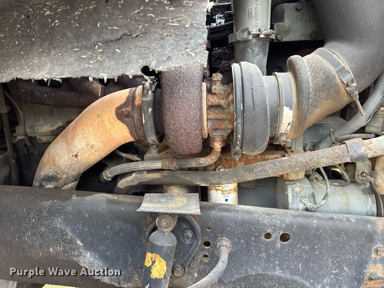 image for item DH9516 1993 Ford L9000 tank truck 