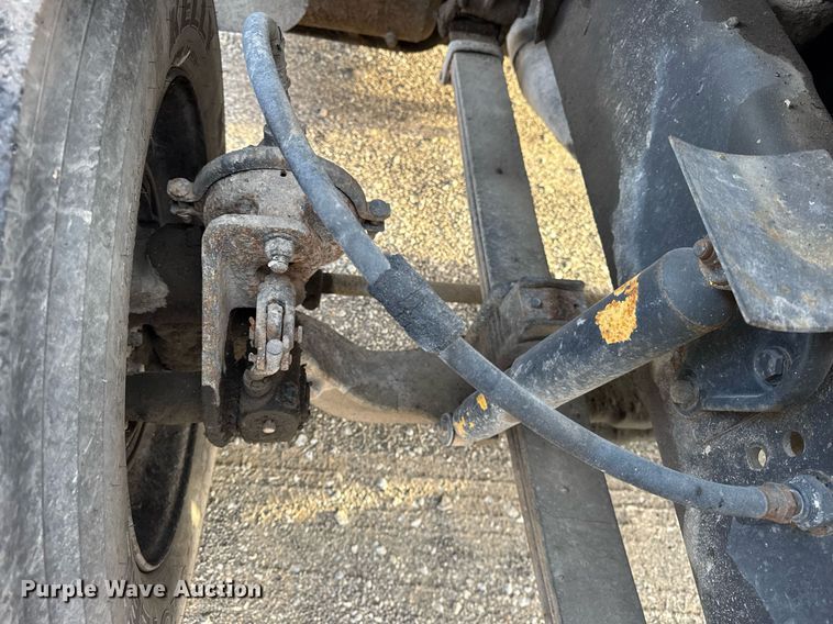 image for item DH9516 1993 Ford L9000 tank truck 