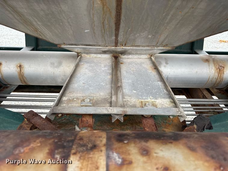 image for item DH9567 2013 Behnke Enterprises  Doyle tender fertilizer tender trailer