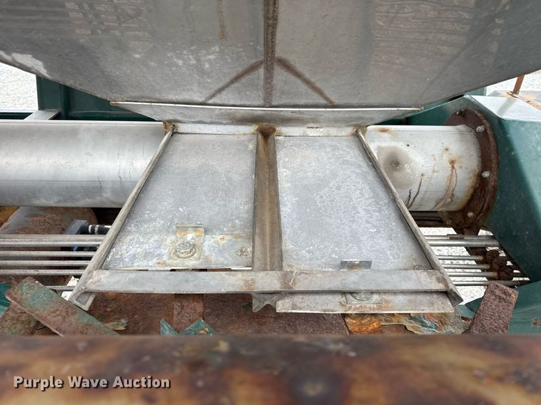 image for item DH9567 2013 Behnke Enterprises  Doyle tender fertilizer tender trailer