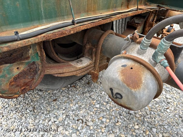 image for item DH9567 2013 Behnke Enterprises  Doyle tender fertilizer tender trailer