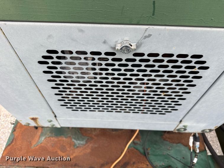 image for item DH9567 2013 Behnke Enterprises  Doyle tender fertilizer tender trailer